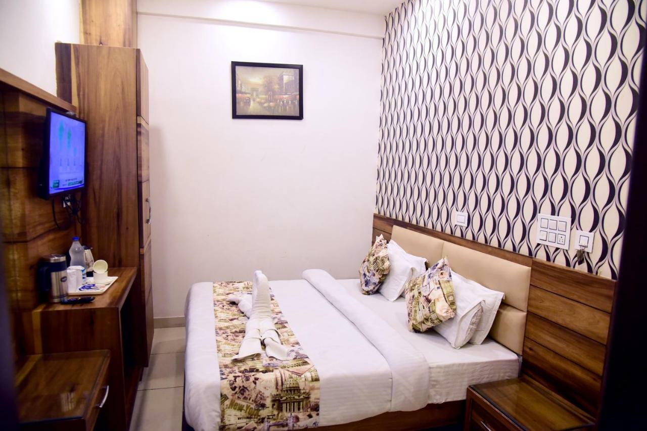 Hotel D S Inn أمريتسار المظهر الخارجي الصورة