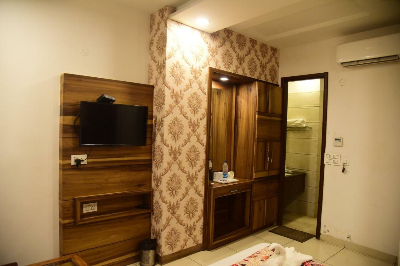 Hotel D S Inn أمريتسار المظهر الخارجي الصورة